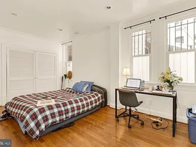 Building Photo - 1835 Mintwood Pl NW