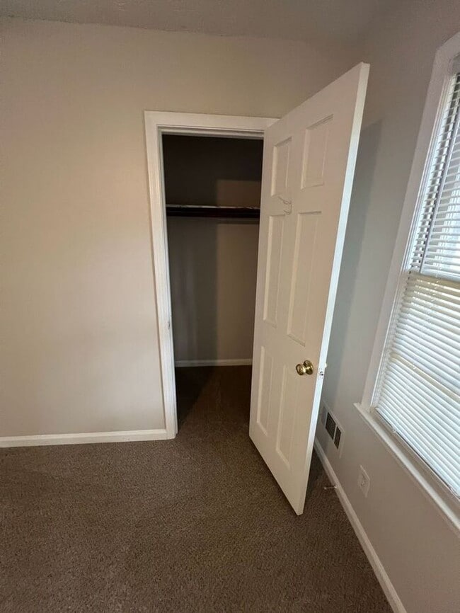 Building Photo - READY NOW!!! 2 bedroom townhouse available in Lawrenceville!