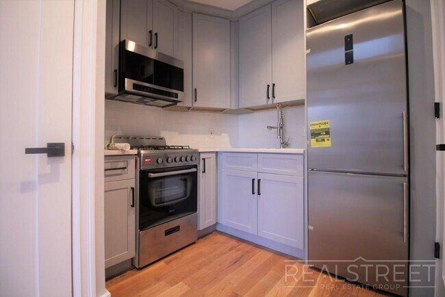 Primary Photo - Brand NEW 1 + office Bed in Bed Stuy