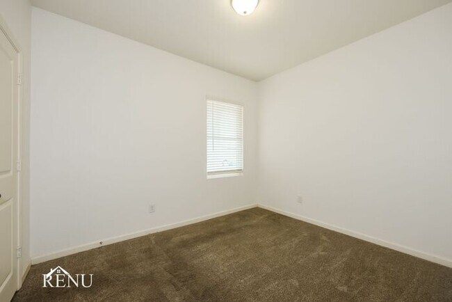 Building Photo - 6029 Mojave Dr