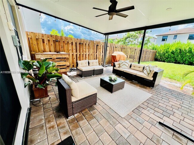 Building Photo - 25532 SW 108th Ave