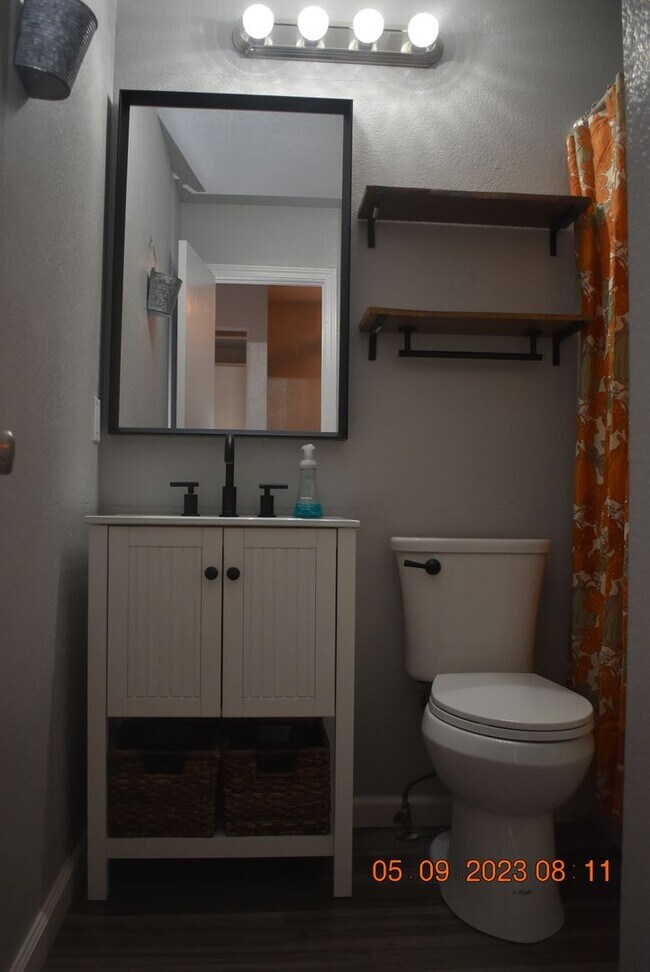 Building Photo - Lovely Updated Littleton Townhome in Wonderful Location
