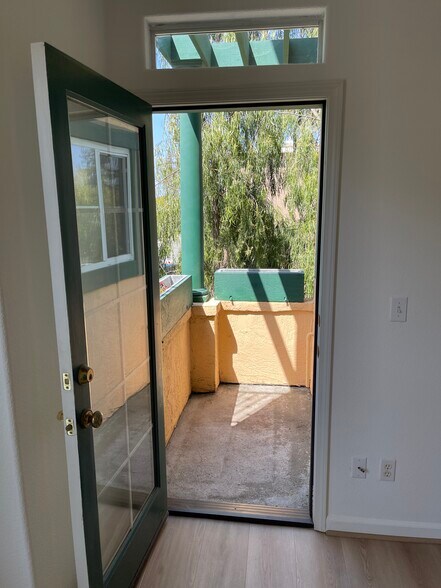 Building Photo - 375 Hope St