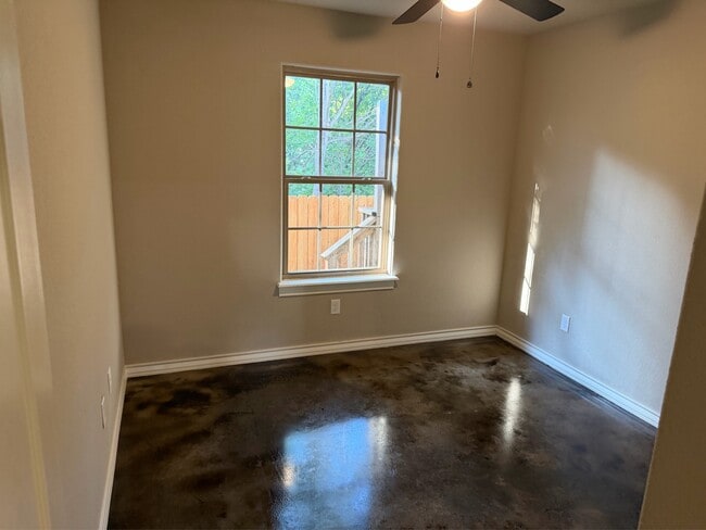 Building Photo - 1407 Crescent Bentonville Crescent