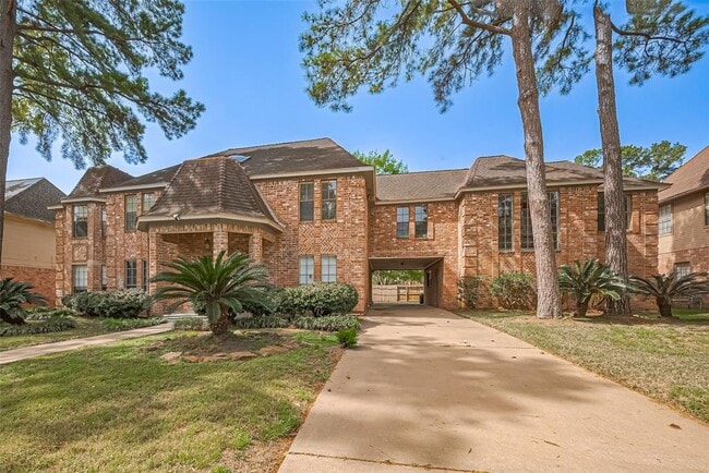 Building Photo - 18307 Champion Forest Dr