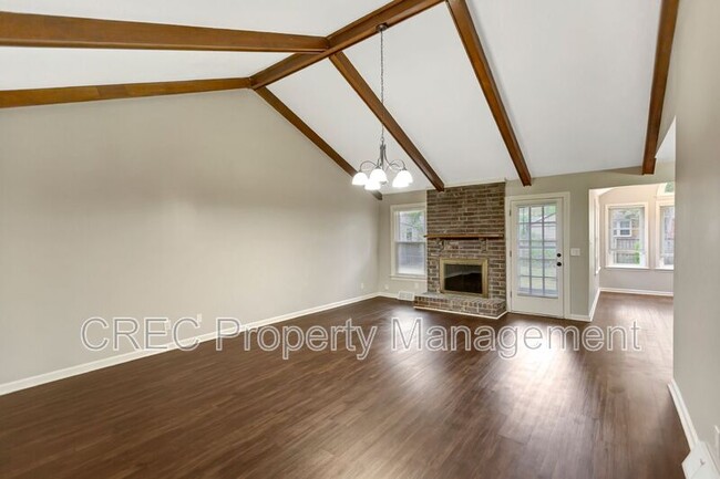 Building Photo - 700 Cluster Pines Rd