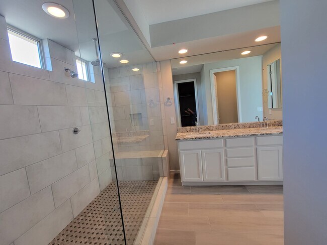 Building Photo - 3539 E Louise Dr