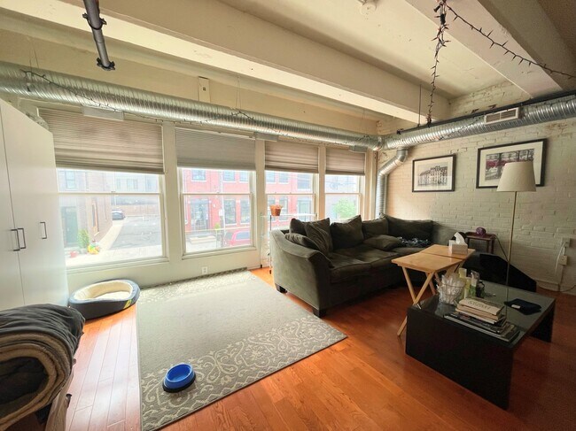 Primary Photo - 431 Fairmount Ave