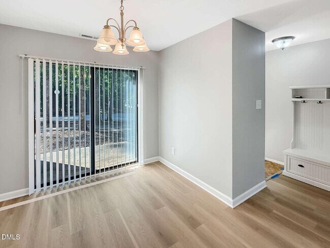 Building Photo - 1275 Teakwood Pl
