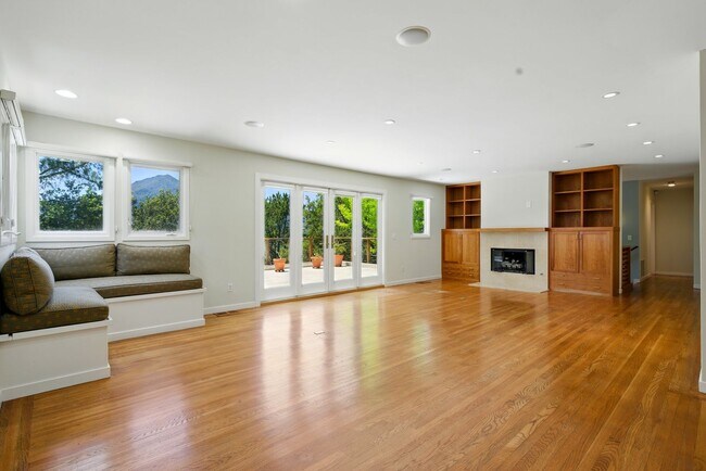 Building Photo - Gorgeous 4 bedroom home in Greenbrae with ...