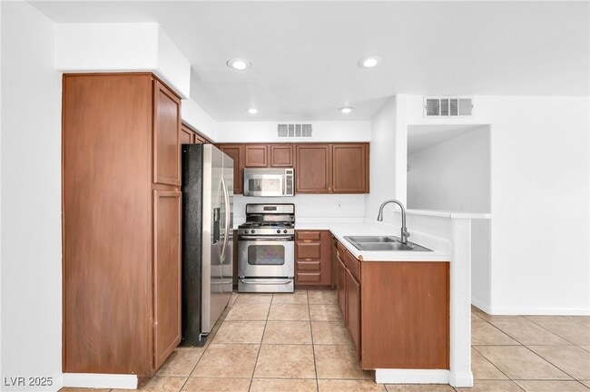 Building Photo - 3054 Tarpon Dr