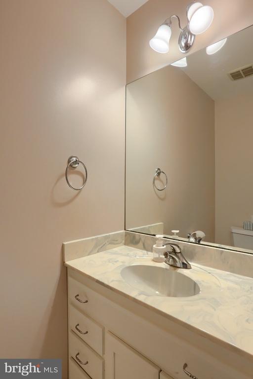 Building Photo - 113 E Woodland Dr