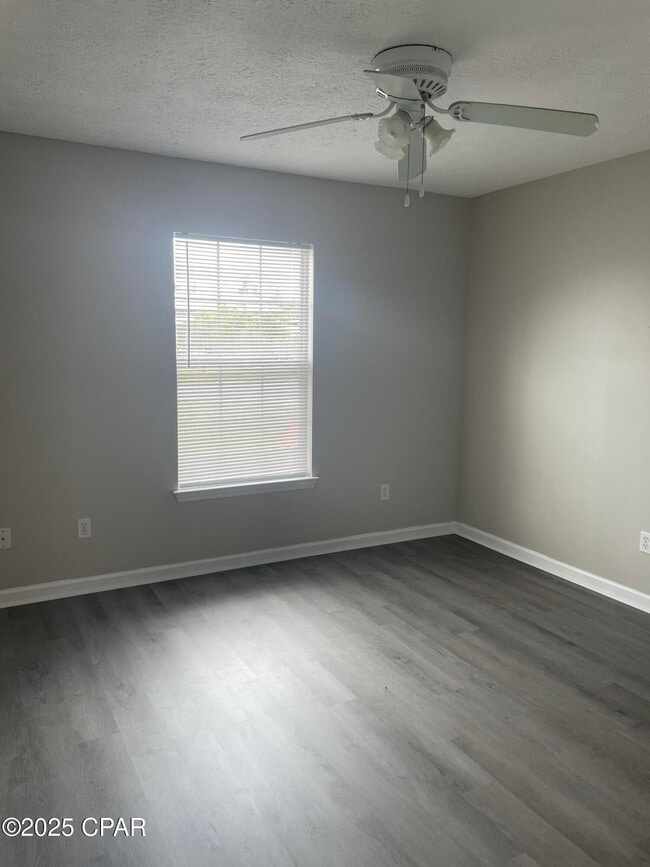 Building Photo - 3613 Eagle Ln