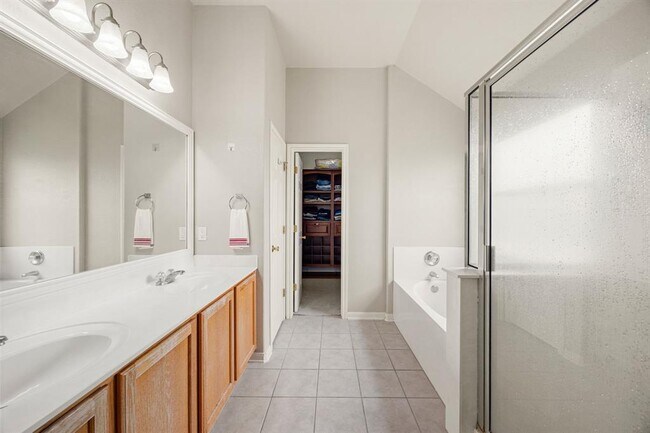Building Photo - 3300 Winding Shore Ln