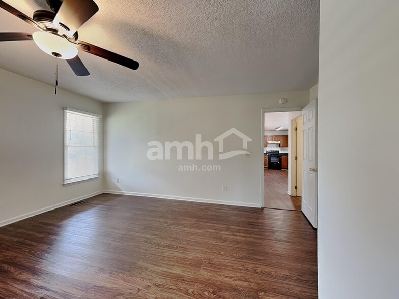 Building Photo - 272 Twin Creeks Rd