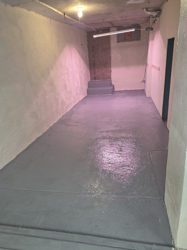 Building Photo - 155 Thomas St