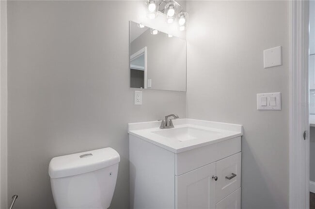 Building Photo - 6901 S Fitzgerald St