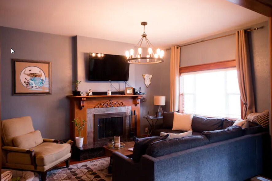 Living Room - 1373 Osceola St