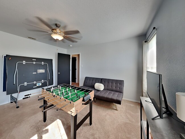 Building Photo - $500 off FIRST FULL MONTH RENT WITH MOVE I...