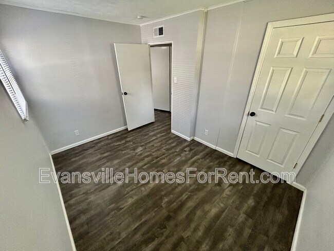 Building Photo - 1801 Sweetser Ave