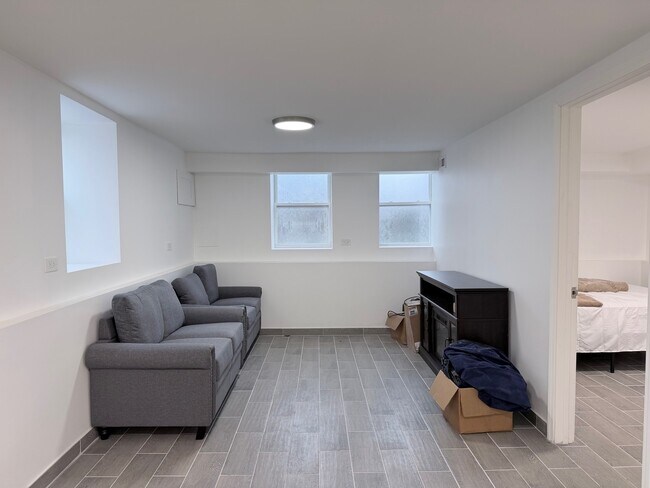 Building Photo - 3029 S Keeley St