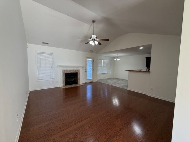 Building Photo - Gorgeous Home in Carolina Plantations!