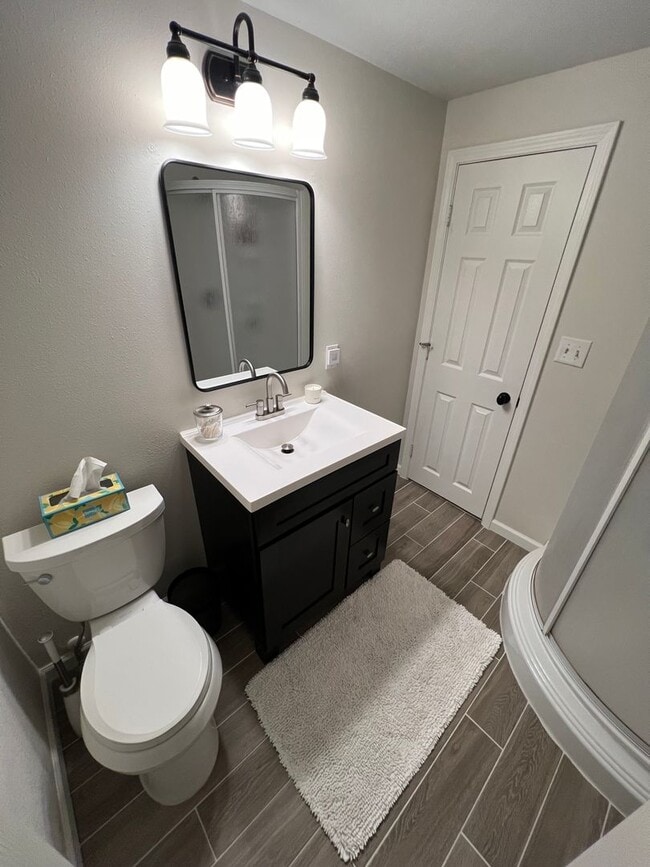 Building Photo - Beautiful 4 Bed 3 Bath Home for Rent! Great Location, Modern Updates!