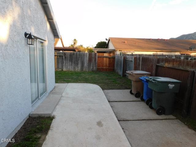 Building Photo - 74 Abrazo Dr