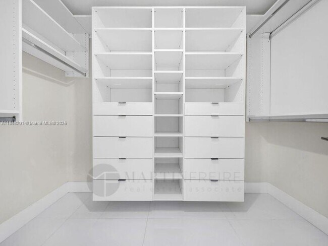 Building Photo - 300 Sunny Isles Blvd