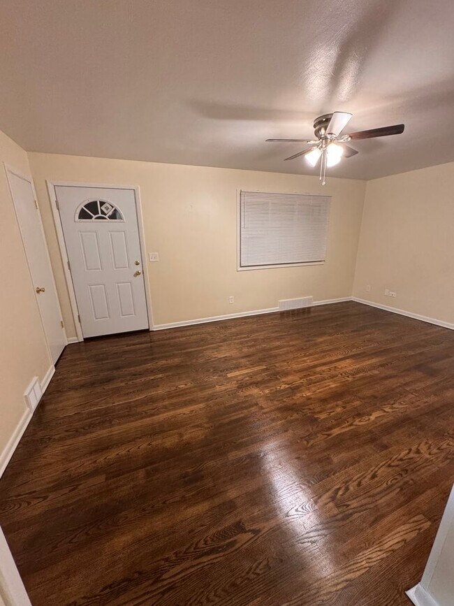 Building Photo - 1079 North Ave