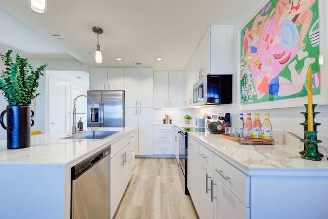 Building Photo - The Vue