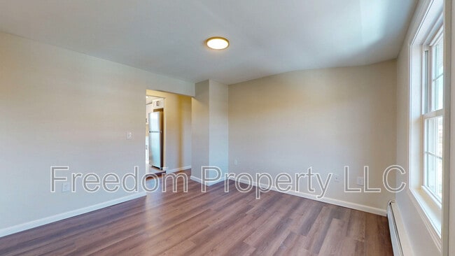 Building Photo - 12 Liberty St