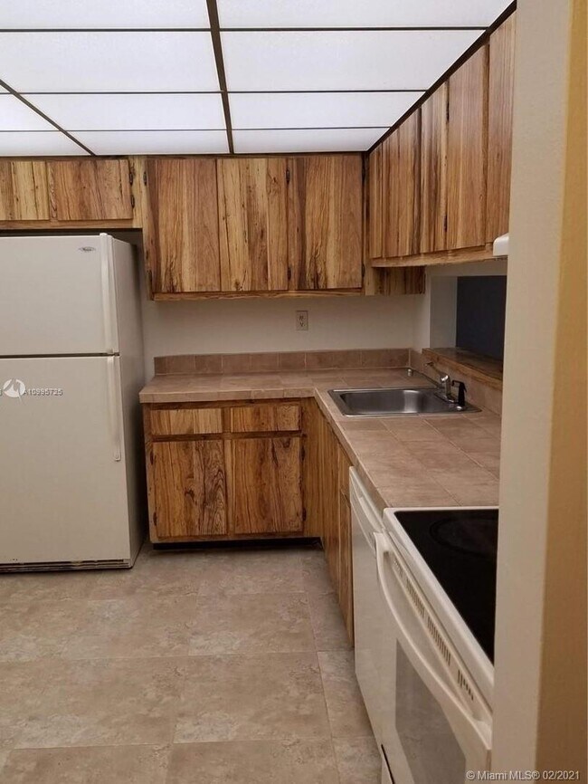 Building Photo - 8005 SW 107th Ave