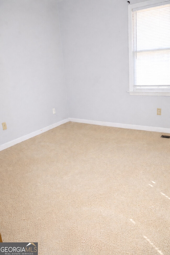 Building Photo - 1905 Karen Cir