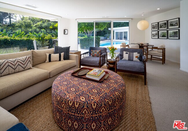 Building Photo - 1121 Loma Vista Dr