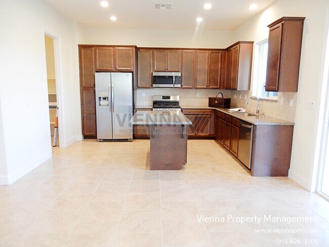 Building Photo - 1062 Yucca Dr