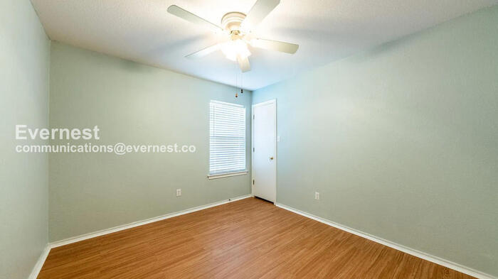 Building Photo - 109 Covey Ln
