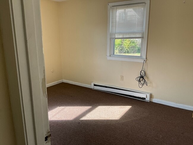 Building Photo - 35 Armory St