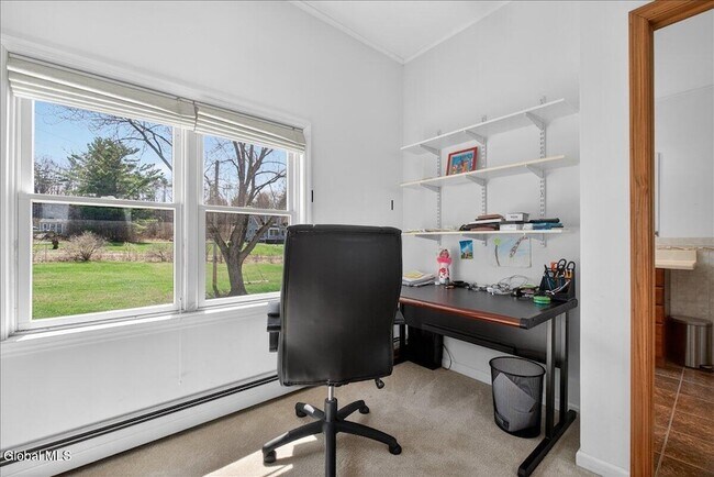 Building Photo - 15 Chase Ln