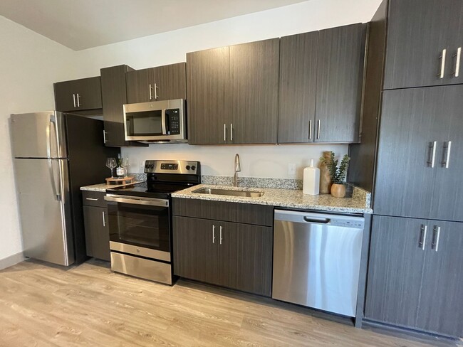 Building Photo - Emilia | 1 Bed 1 Bath | 647 sf