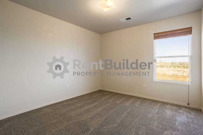 Building Photo - ***Lease Pending*** Please apply at your o...