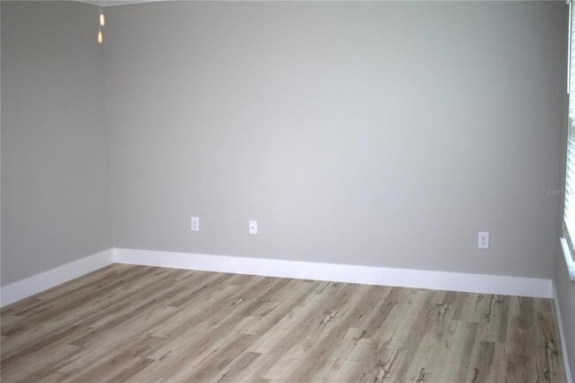 Building Photo - 11871 Dumaine Valley Rd