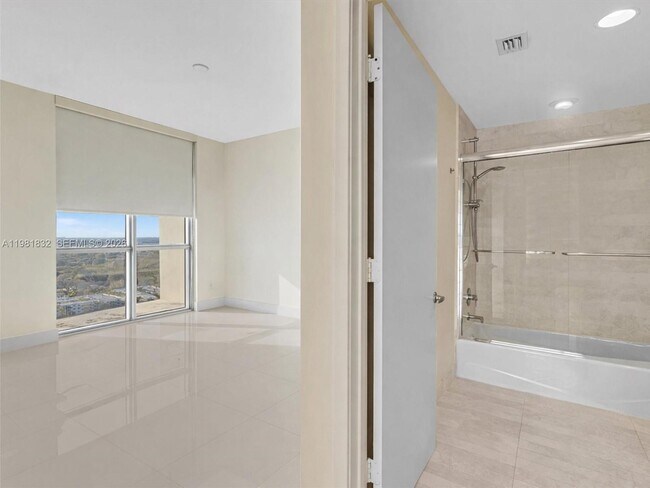 Building Photo - 17301 Biscayne Blvd