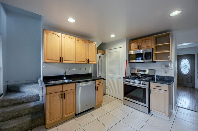 Building Photo - 21 17th St SE