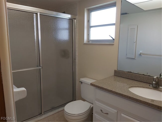 Building Photo - 3817 SE 11th Ave