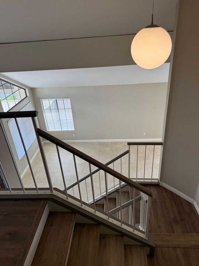 Building Photo - Charming 5 bed/3 bath in Carmel Valley