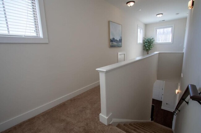 Building Photo - 501 Hamlet Wy