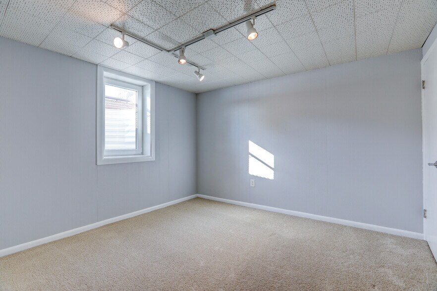 Building Photo - 3301 Kearney St