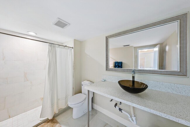 Building Photo - 2773 S Ocean Blvd
