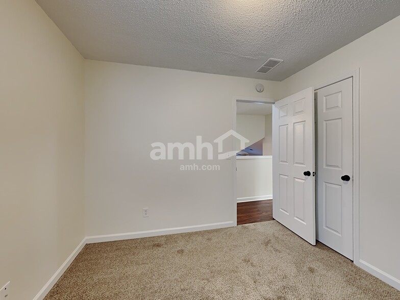 Building Photo - 415 Lokeys Ridge Rd